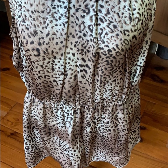Elementz Large Silky Animal Print Sleeveless Top - Picture 3 of 7